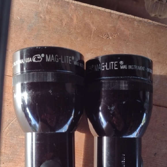Mag-Lite Black USA Made Large Flashlight Heavy Duty Pair - Picture 1 of 3